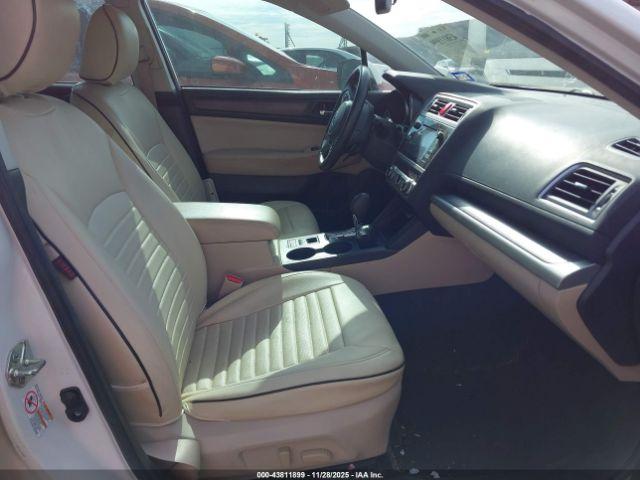 Subaru Legacy 2.5i Limited Image 15