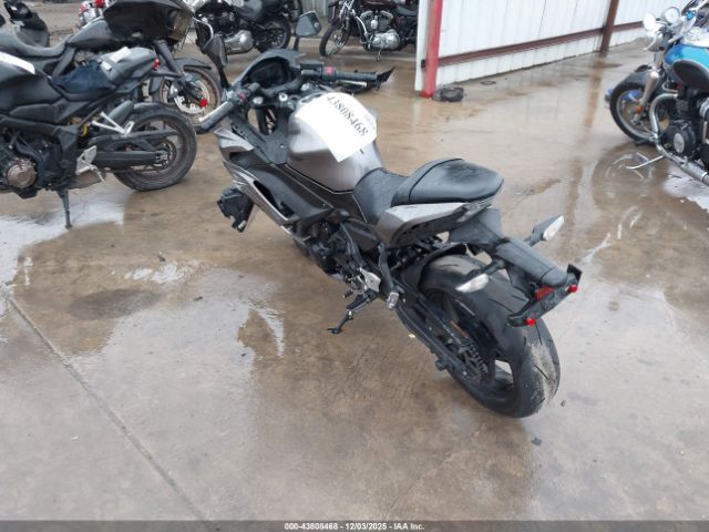 Kawasaki Ex650 N Image 2