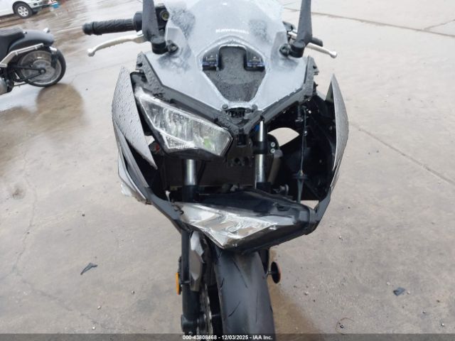 Kawasaki Ex650 N Image 9