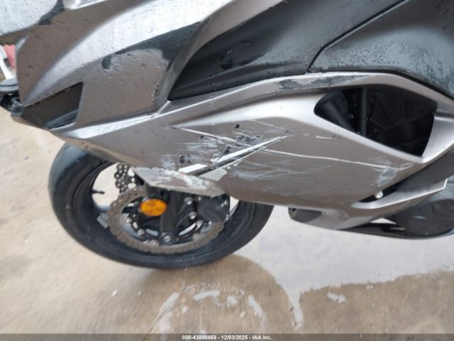 Kawasaki Ex650 N Image 11