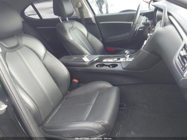 Genesis G70 2.0t Rwd Image 4