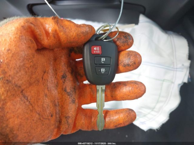 Toyota Corolla L Image 10