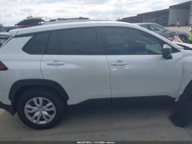 Toyota Corolla L Image 11