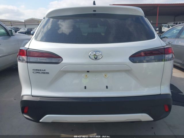 Toyota Corolla L Image 16