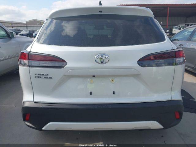 Toyota Corolla L Image 16