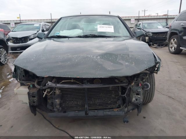 Toyota Camry Le Image 19