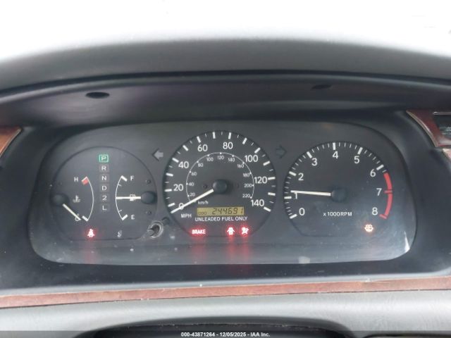 Toyota Camry Le Image 16