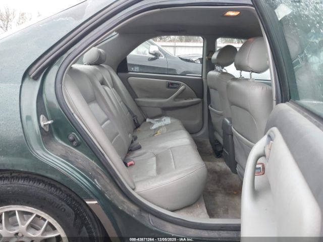 Toyota Camry Le Image 2