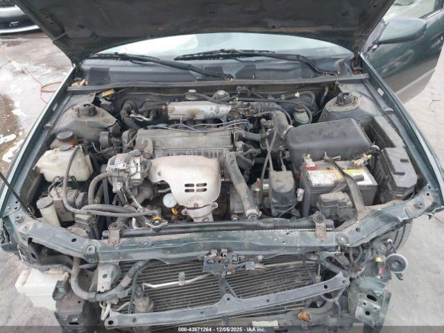 Toyota Camry Le Image 6