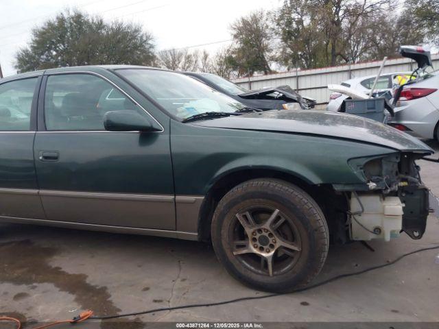 Toyota Camry Le Image 14