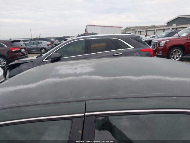 Toyota Camry Le Image 10