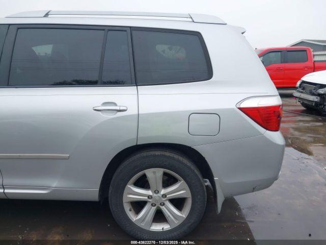 Toyota Highlander Limited Image 16