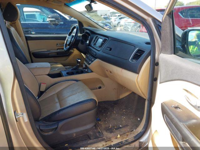 Kia Sedona Lx Image 14