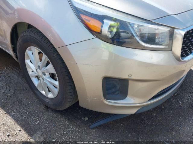 Kia Sedona Lx Image 3