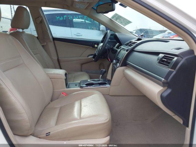 Toyota Camry Xle Image 11