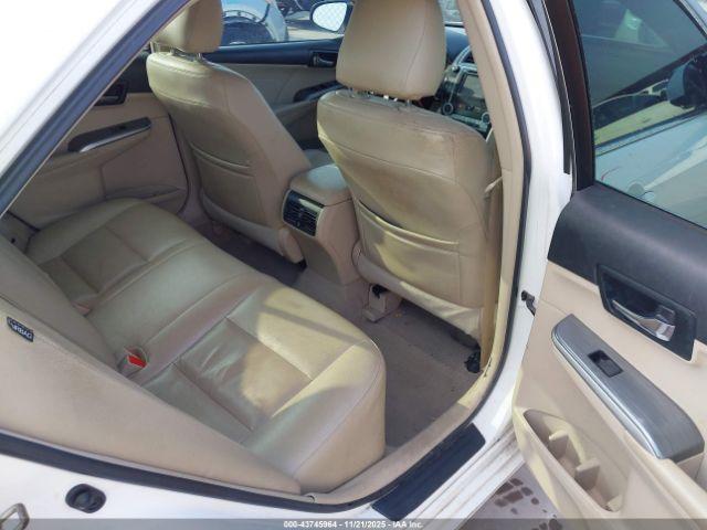 Toyota Camry Xle Image 13