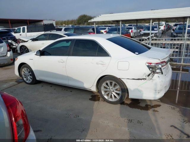Toyota Camry Xle Image 9