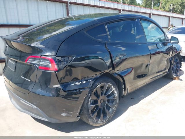 Tesla Model Y Long Range Dual Motor All-wheel Drive Image 4