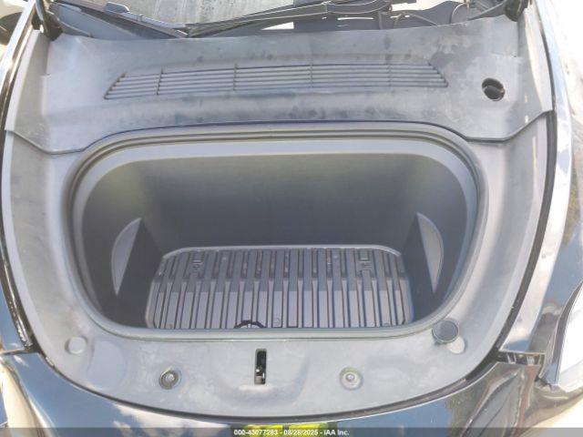 Tesla Model Y Long Range Dual Motor All-wheel Drive Image 15