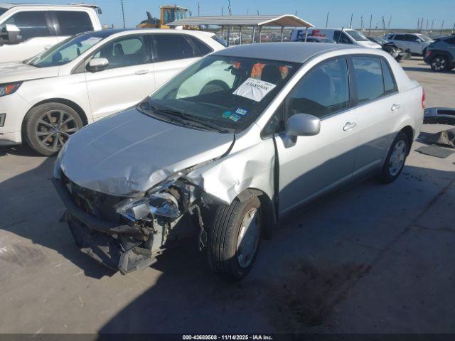 Nissan Versa 1.8s Image 8