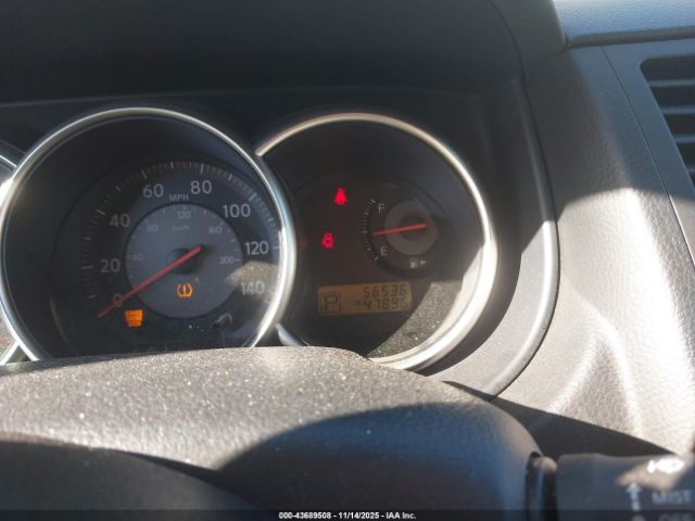 Nissan Versa 1.8s Image 6