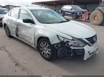  Salvage Nissan Altima
