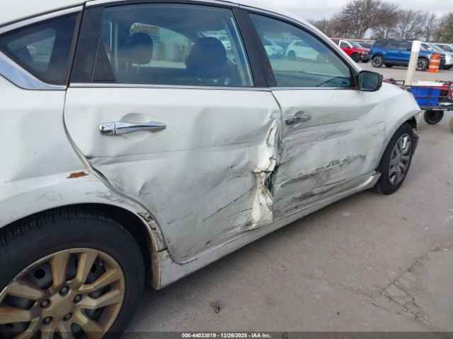 Nissan Altima 2.5 S Image 14