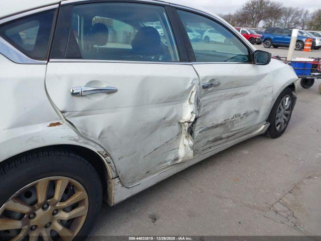 Nissan Altima 2.5 S Image 14