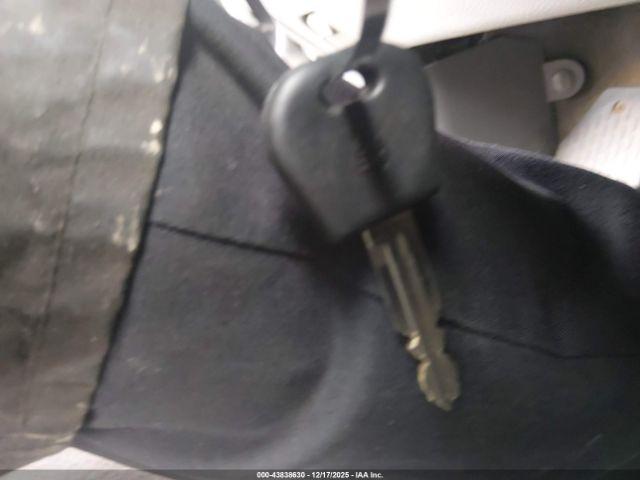 Suzuki Forenza Convenience Image 12