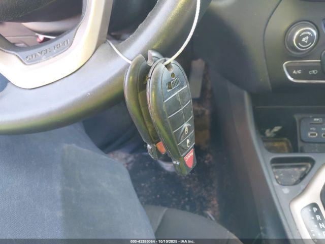 Jeep Cherokee Latitude Image 16