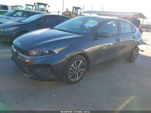 Kia Forte Lxs Image 2