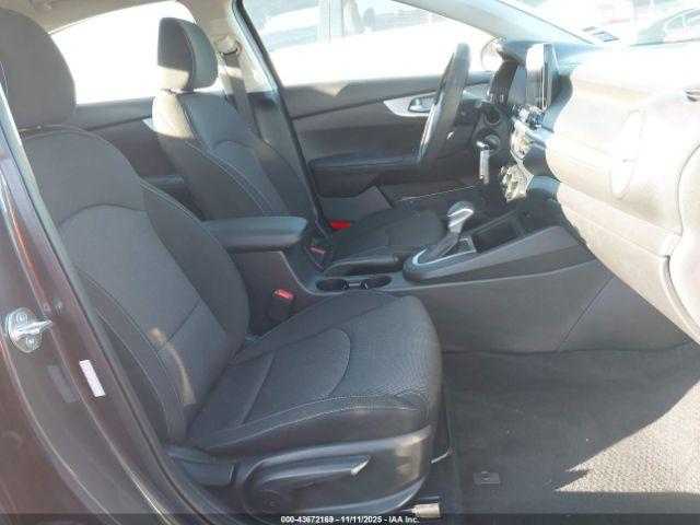 Kia Forte Lxs Image 3