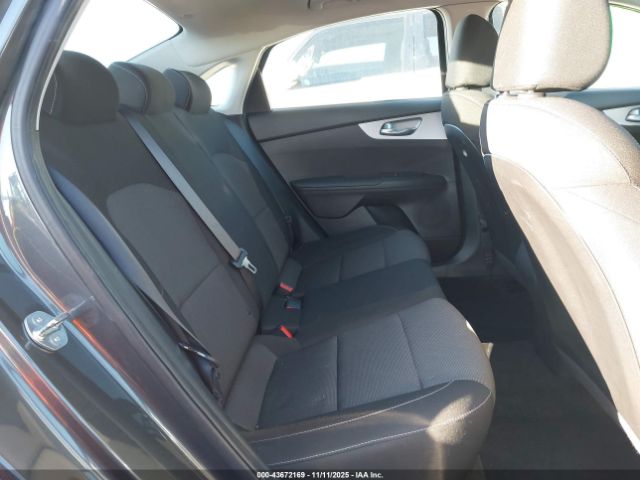 Kia Forte Lxs Image 12