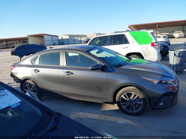 Kia Forte Lxs Image 10