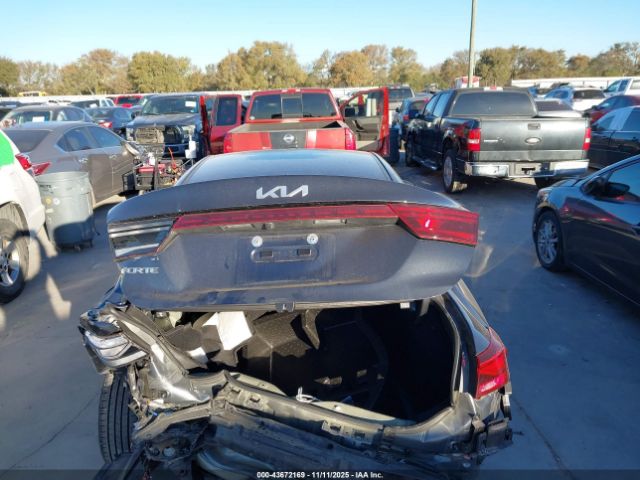 Kia Forte Lxs Image 13