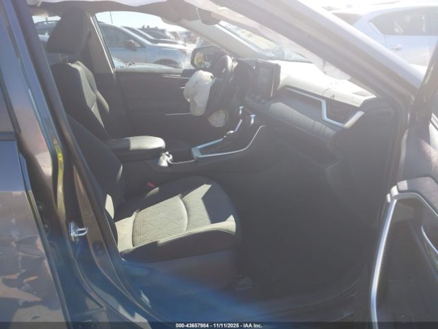 Toyota RAV4 Xle Image 18