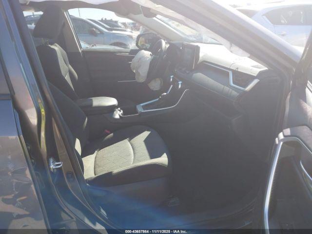 Toyota RAV4 Xle Image 18