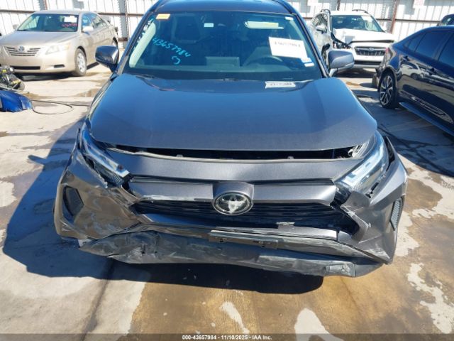 Toyota RAV4 Xle Image 7