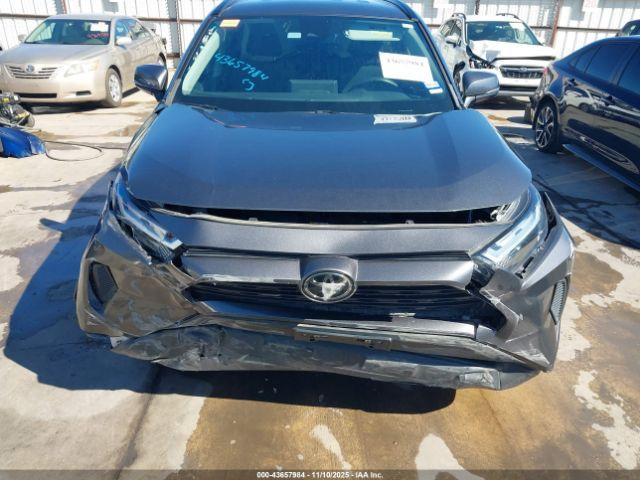 Toyota RAV4 Xle Image 7