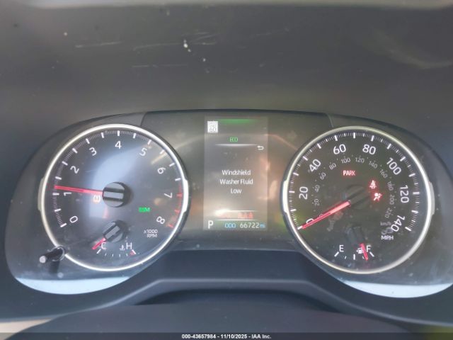 Toyota RAV4 Xle Image 4