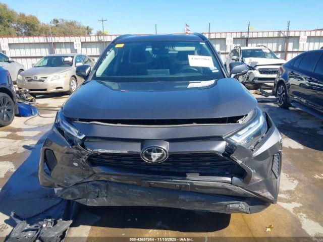 Toyota RAV4 Xle Image 14