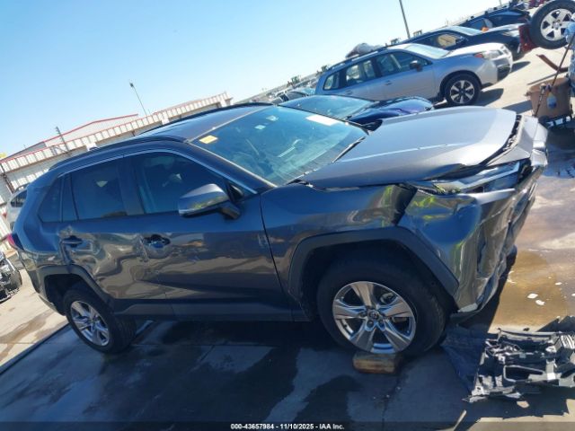 Toyota RAV4 Xle Image 12