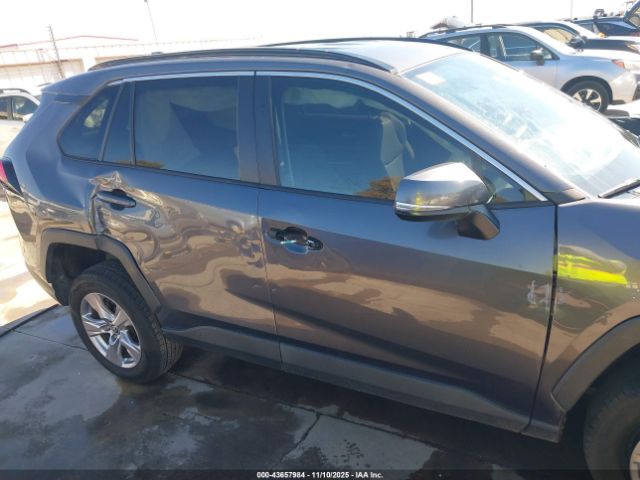 Toyota RAV4 Xle Image 17