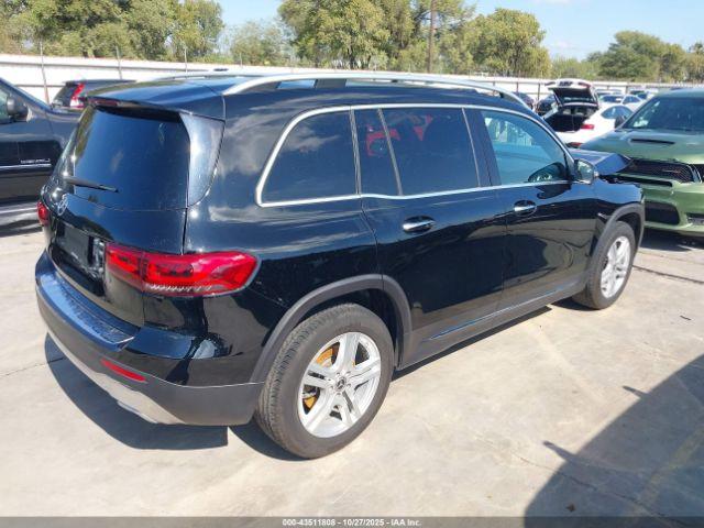 Mercedes-Benz GLB Image 5