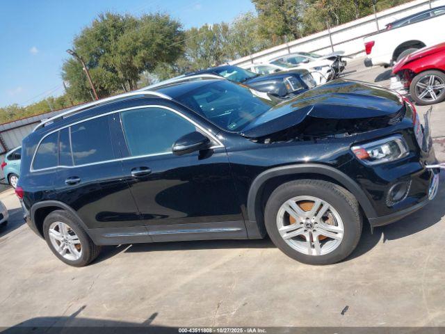 Mercedes-Benz GLB Image 12