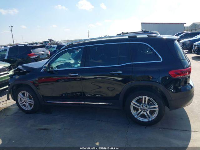 Mercedes-Benz GLB Image 16