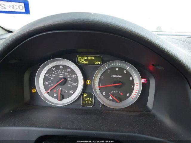 Volvo C70 T5 Image 13