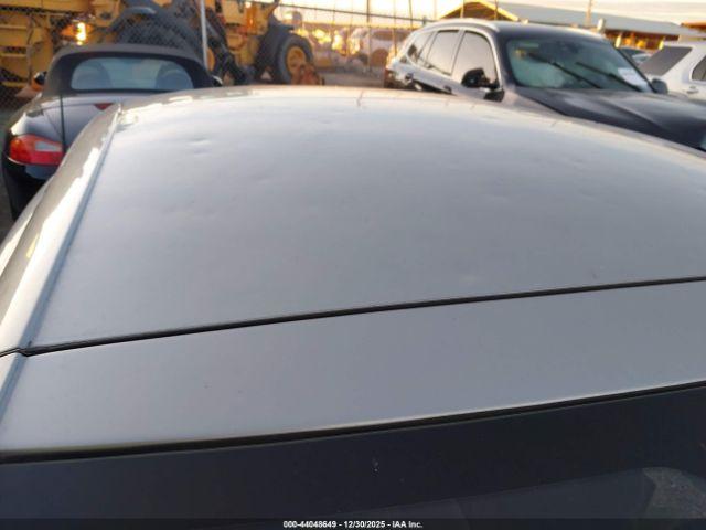 Volvo C70 T5 Image 3