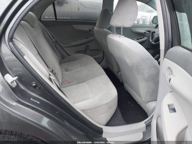 Toyota Corolla Le Image 12