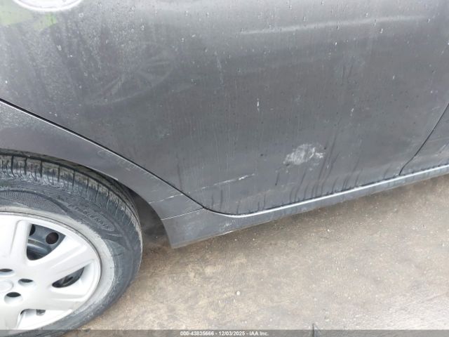 Toyota Corolla Le Image 9